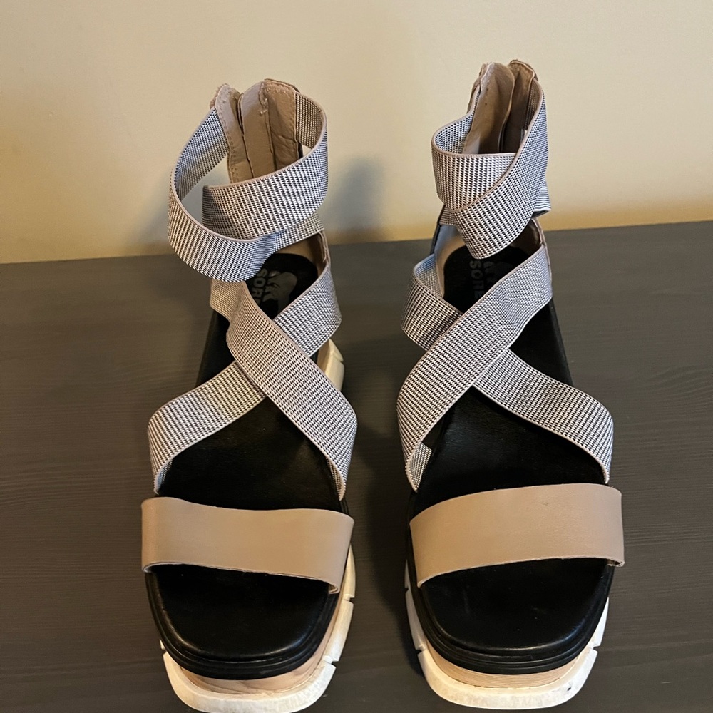 Beige Strappy Platform Sandals with Elastic Ankles - Picture 5 of 11